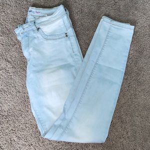 Light wash jeggings